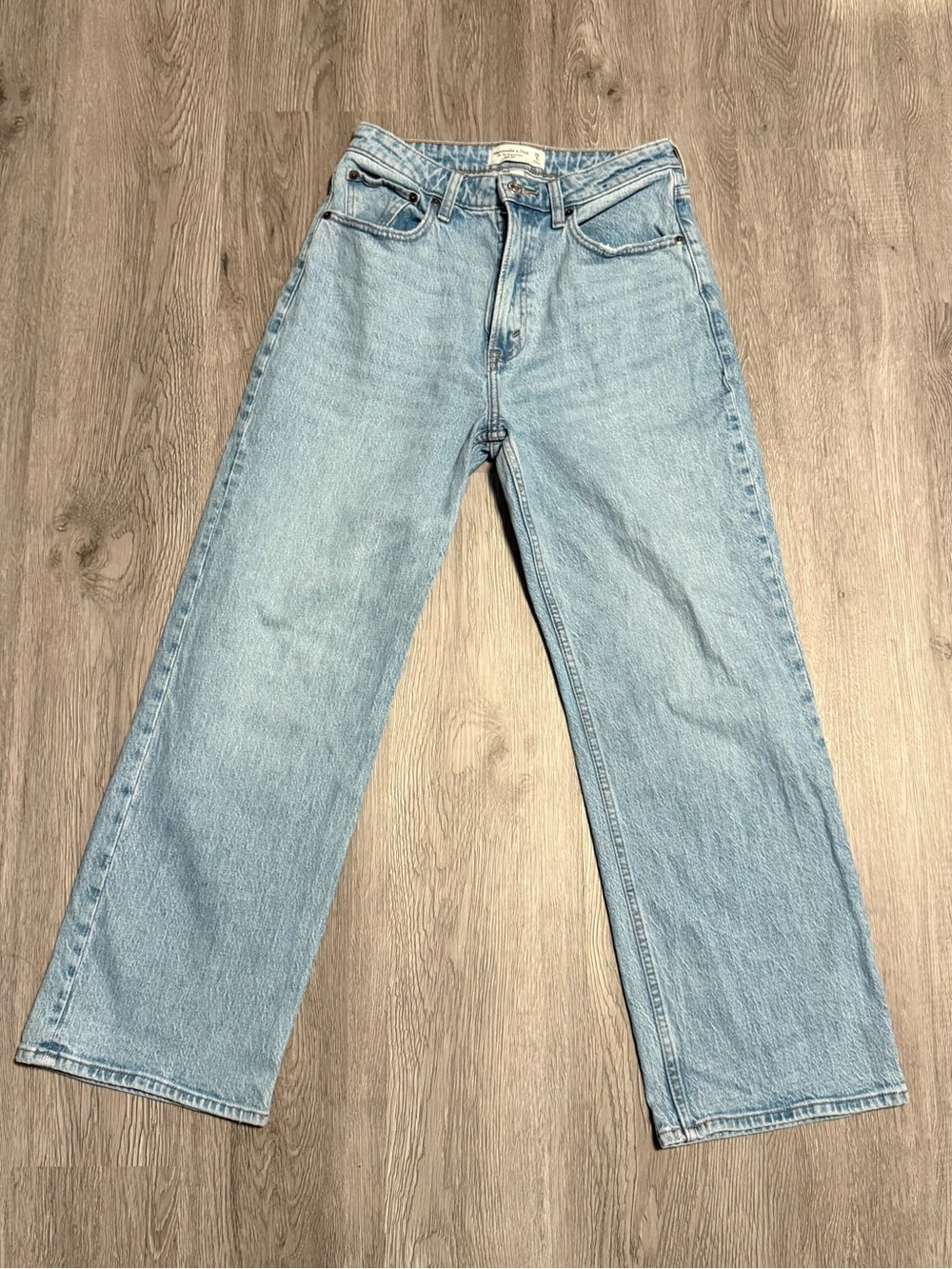 Abercrombie and Fitch High Rise 90s Relaxed Jeans
